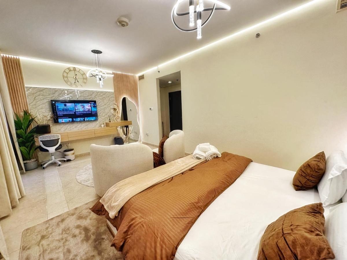 Life Above Clouds Apartment ดูไบ ภายนอก รูปภาพ