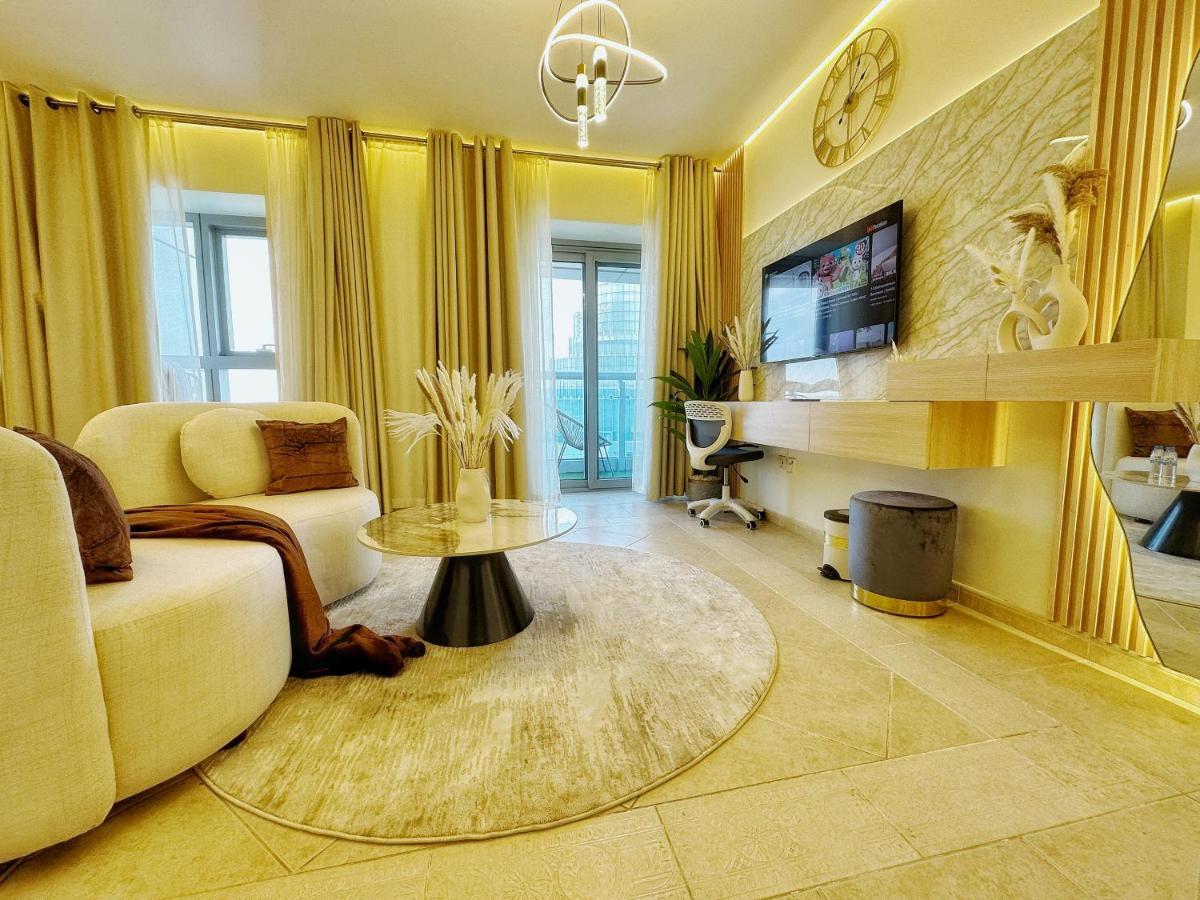 Life Above Clouds Apartment ดูไบ ภายนอก รูปภาพ